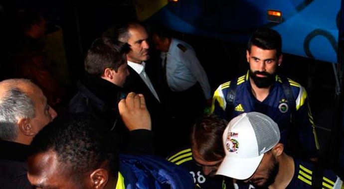 Taraftardan Volkan Demirel'e destek Taraftardan Volkan Demirel'e destek