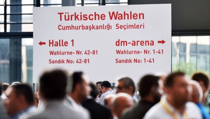 Avrupalı Türkler&#039;in dikkatine! Oy kullanma yerleri değişti