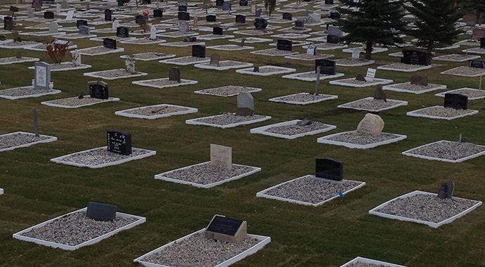 İspanya'da Müslüman mezarlığı defne kapatıldı İspanya'da Müslüman mezarlığı defne kapatıldı