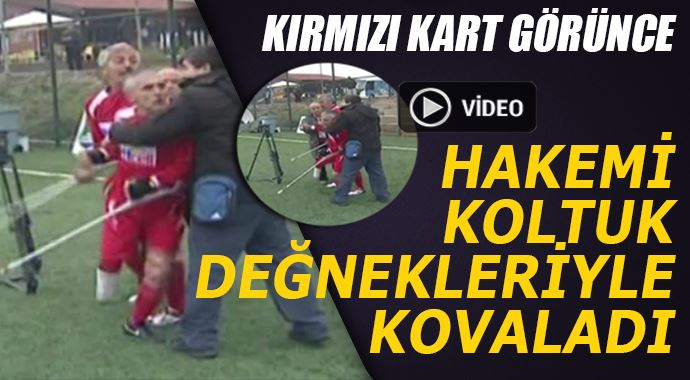 Hakemi koltuk değnekleri ile kovaladı