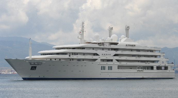 Suudi yatı marinaya sığmadı! Suudi yatı marinaya sığmadı!