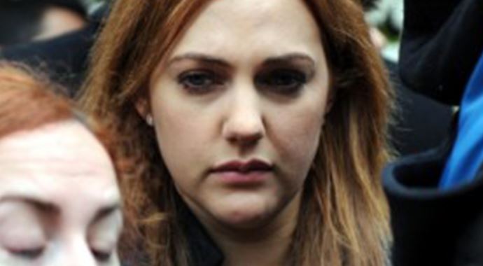 Meryem Uzerli'nin acı günü! Meryem Uzerli'nin acı günü!
