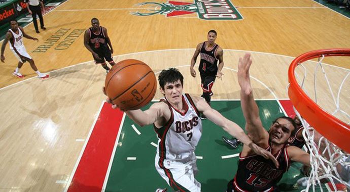 Ersan, Bucks'ı sırtladı Ersan, Bucks'ı sırtladı