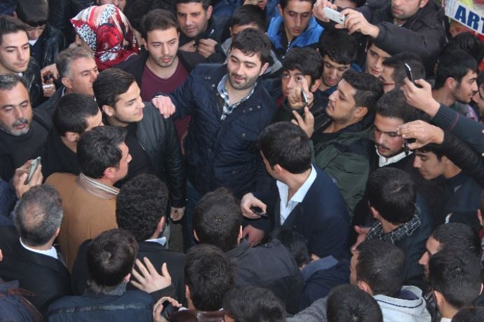 Bu da Kurtlar Vadisi izdihamı Bu da Kurtlar Vadisi izdihamı