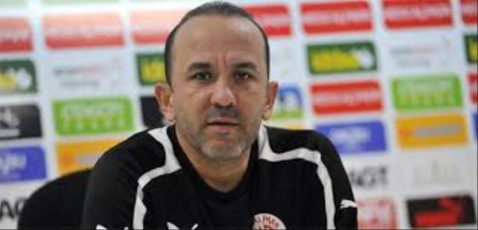 Mehmet Özdilek: 'Kaleciye yapılan faul maçın gidişatını değiştirdi' Mehmet Özdilek: 'Kaleciye yapılan faul maçın gidişatını değiştirdi'
