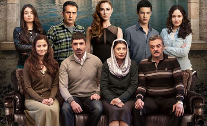 Karagül dizisinde şaşırtan ayrılık! Karagül dizisinde şaşırtan ayrılık!