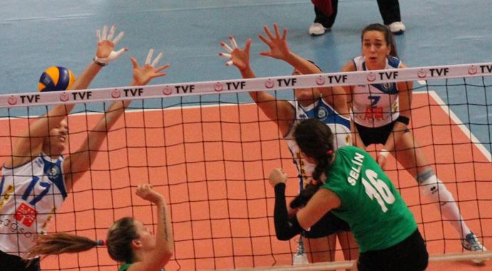 Nilüfer Belediyespor, Yeşilyurt'a set vermedi