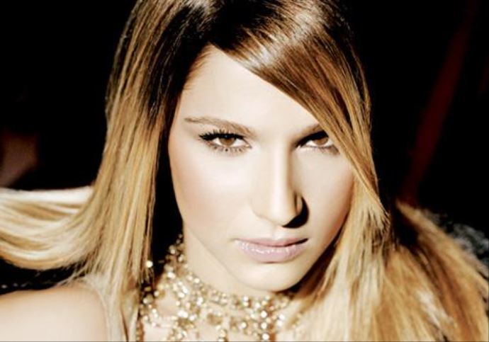 Popstar Firdevs evlendi Popstar Firdevs evlendi