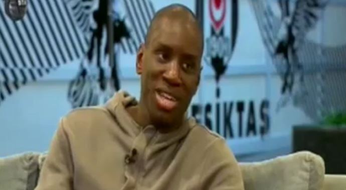 Demba Ba&#039;yı Türkiye&#039;de şaşırtan &quot;namaz&quot; olayı