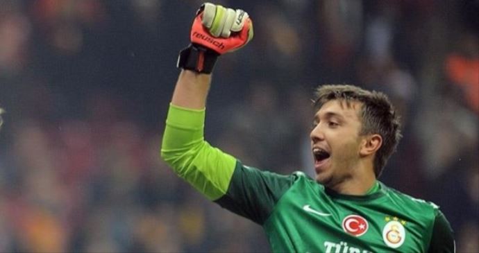 Muslera&#039;ya talip var! Yuvadan uçabilir