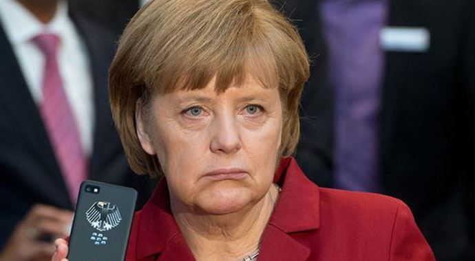 Blackberry&#039;den Merkel&#039;e telefon