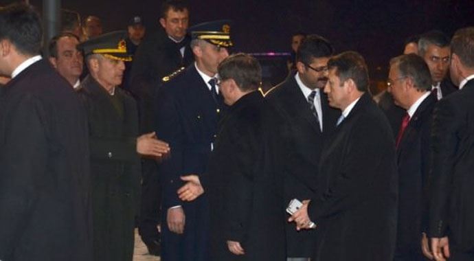 Başbakan Davutoğlu Balıkesir'e gitti Başbakan Davutoğlu Balıkesir'e gitti