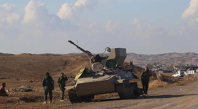 Peşmerge IŞİD'e karşı ağır silahlarla operasyon başlattı Peşmerge IŞİD'e karşı ağır silahlarla operasyon başlattı