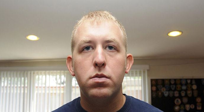 Michael Brown&#039;ı öldüren o polis istifa etti! ABD bayrağı yakıldı 