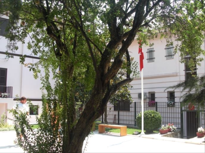 Selanik'teki Türk Başkonsolosluğu'na molotofkokteylli saldırı Selanik'teki Türk Başkonsolosluğu'na molotofkokteylli saldırı