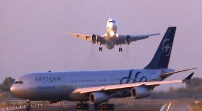 Pilotlar grev kararı aldı Pilotlar grev kararı aldı