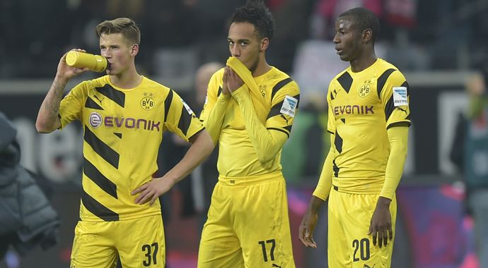 Dortmund ligin dibini gördü! Dortmund ligin dibini gördü!