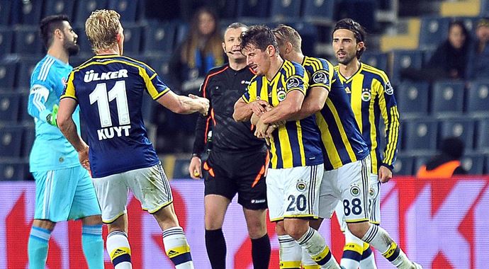 FB Tv'den Emre'ye beklenmedik eleştiri FB Tv'den Emre'ye beklenmedik eleştiri