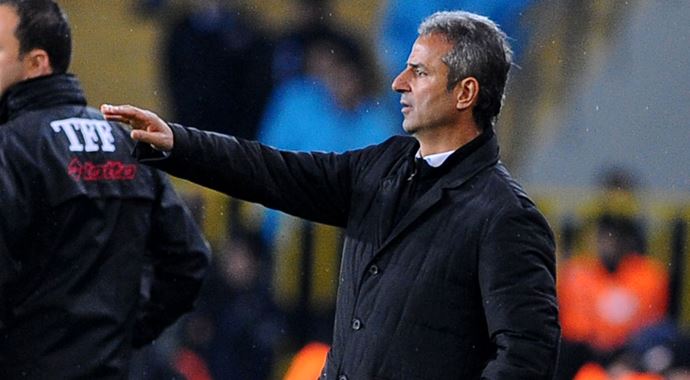 İsmail Kartal, taraftardan özür diledi İsmail Kartal, taraftardan özür diledi
