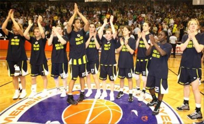 Fenerbahçe gözünü şampiyonluğa dikti Fenerbahçe gözünü şampiyonluğa dikti