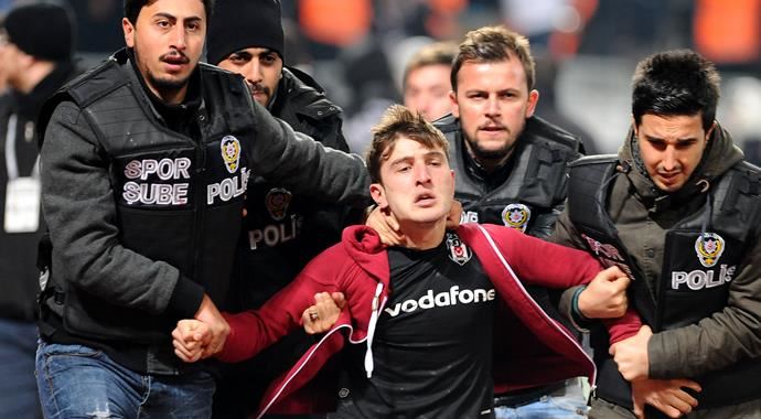 60 kişiye 'seyirden men' cezası 60 kişiye 'seyirden men' cezası