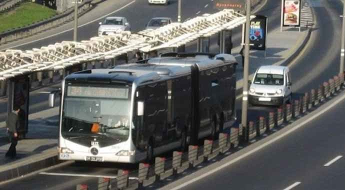 Metrobüste şüpheli çanta alarmı