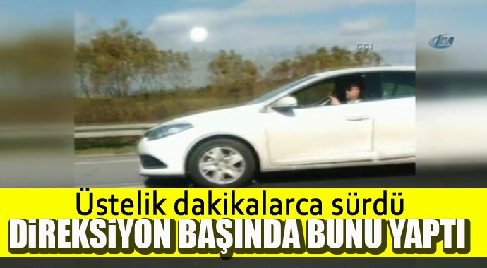 Direksiyon başında dakikalarca gazete okudu! Direksiyon başında dakikalarca gazete okudu!