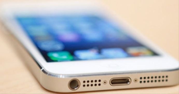 Dev marka iPhone&#039;u kopyaladı!