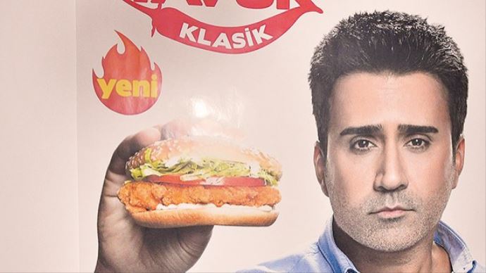 Emrah marka yüzü oldu! Eski haline geri döndü Emrah marka yüzü oldu! Eski haline geri döndü