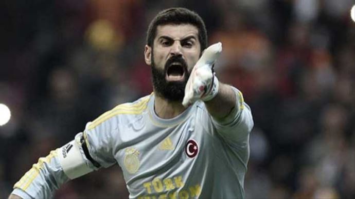 Volkan Demirel çıldırdı! Siz Fenerbahçeli değilsiniz Volkan Demirel çıldırdı! Siz Fenerbahçeli değilsiniz