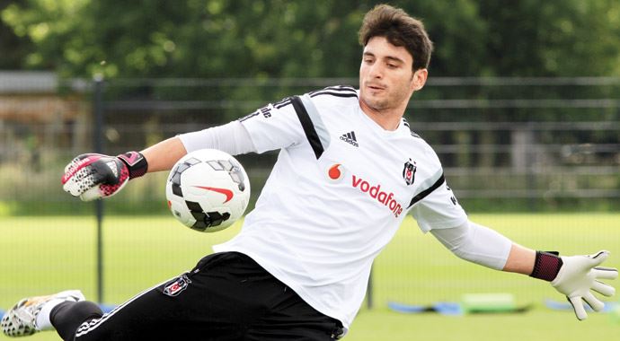 Göğsünde 2.derece yırtık olan Cenk Gönen iğneyle oynayacak
