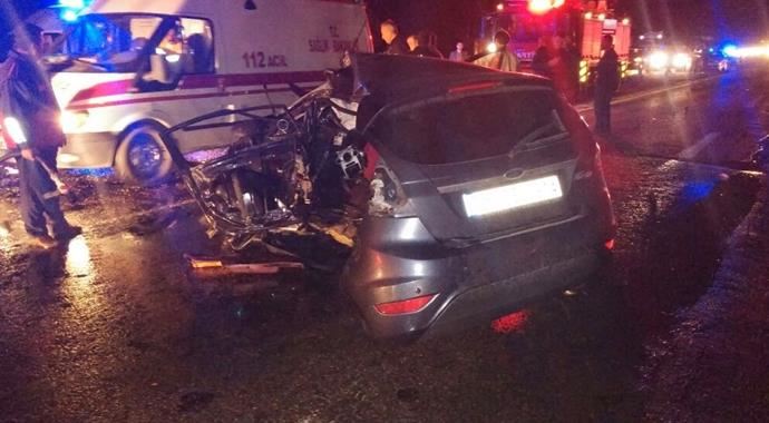 Hatay'daki korkunç kazada araba kağıt gibi oldu, 2 ölü var Hatay'daki korkunç kazada araba kağıt gibi oldu, 2 ölü var