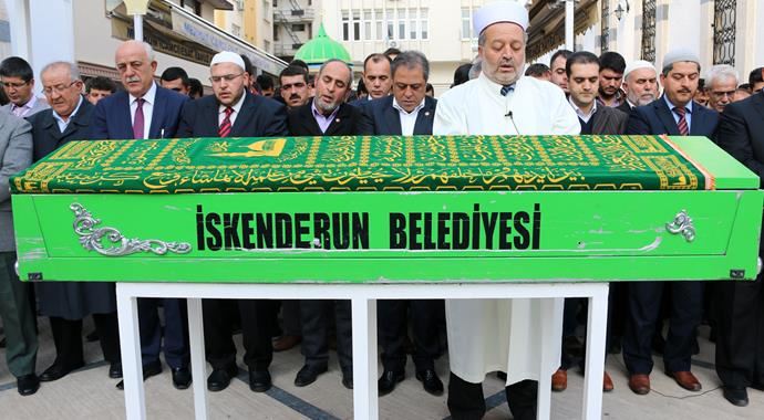 Kavgayı ayırmak isterken ölen ilçe başkanının oğlu toprağa verildi