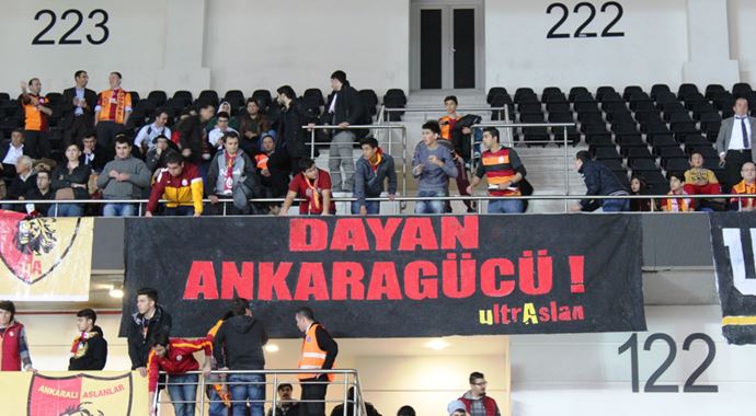 Ultraslan'dan "Dayan Ankaragücü" pankartı Ultraslan'dan "Dayan Ankaragücü" pankartı