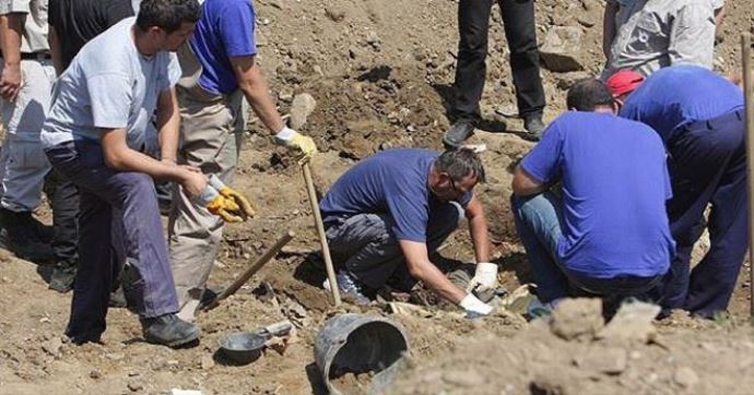 Bosna'da yeni toplu mezar bulundu Bosna'da yeni toplu mezar bulundu