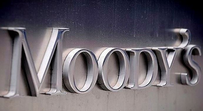 Moody&#039;s 2015 için ümitli