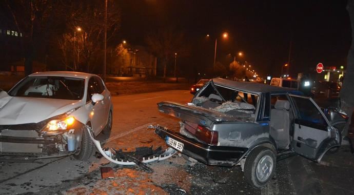 Kayseri'de akıl almaz kaza, 2 yaralı var Kayseri'de akıl almaz kaza, 2 yaralı var