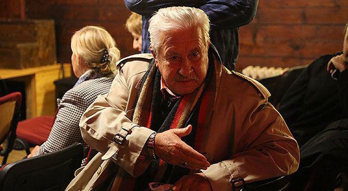 31 yıl önce çektiği filmi ilk kez izledi 31 yıl önce çektiği filmi ilk kez izledi