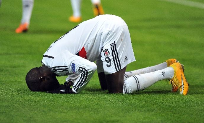 Demba Ba'dan taraftara övgü 'Onlar bir numara' Demba Ba'dan taraftara övgü 'Onlar bir numara'