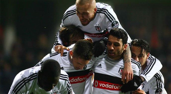 Demba Ba Kartal'ı uçurdu