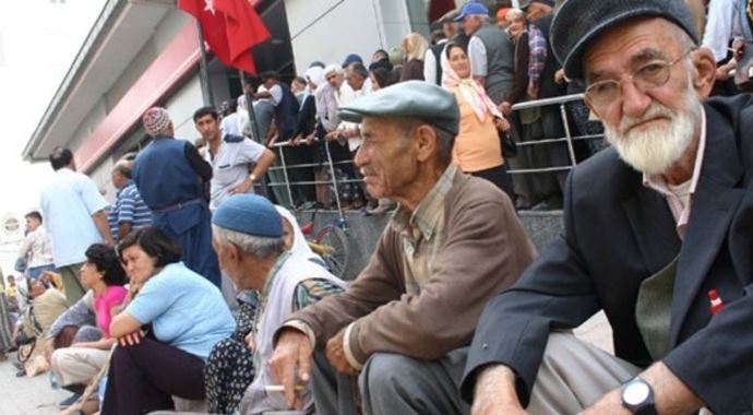 Emekli maaşlarında skandal! Emekli maaşlarında skandal!