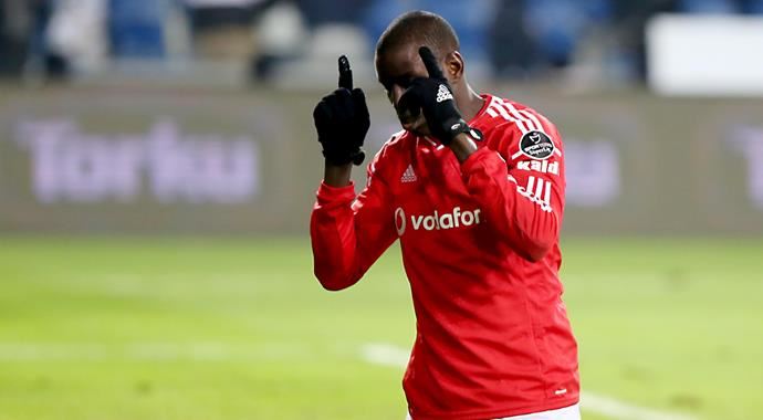 Demba Ba&#039;dan Hugo Almeida için yorum
