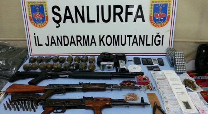Suruç Belediyesi'nde silah ve el bombası bulundu Suruç Belediyesi'nde silah ve el bombası bulundu