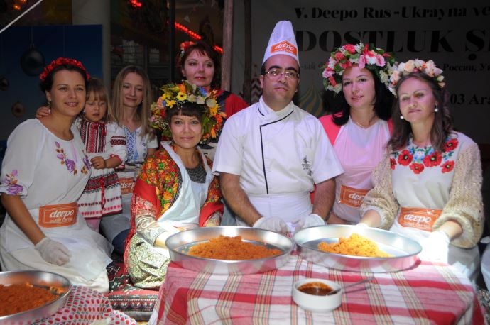 Rus ve Ukraynalı gelinler yarıştı