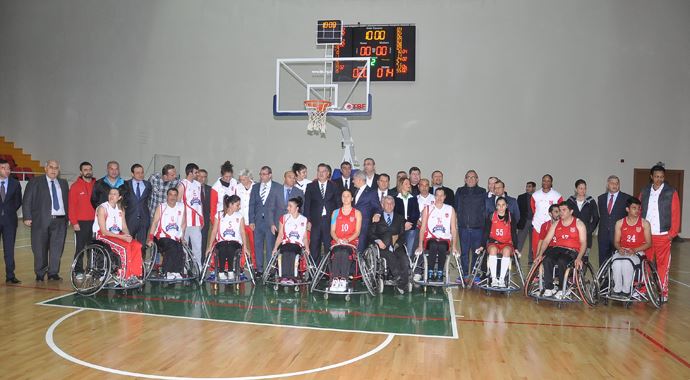 Kadın Basketbolculardan engellilere destek Kadın Basketbolculardan engellilere destek