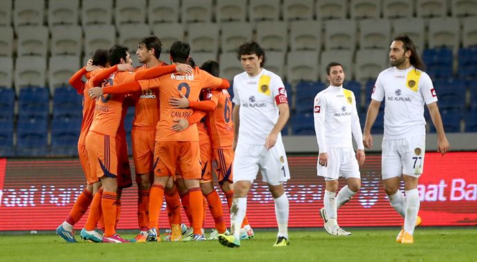 Başakşehir son dakikada kazandı Başakşehir son dakikada kazandı