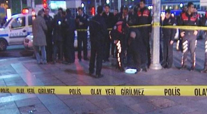 Kızılay&#039;da iki grup çatıştı: 1 ölü