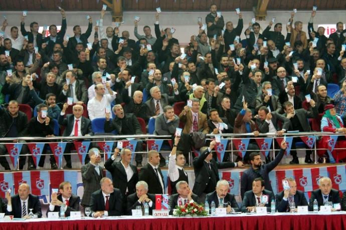 Trabzonspor'da yönetim ibra edildi Trabzonspor'da yönetim ibra edildi