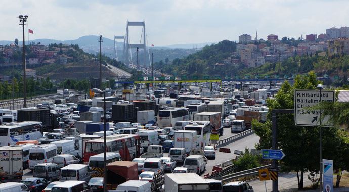 Trafikte inanılmaz kurnazlık! Trafikte inanılmaz kurnazlık!