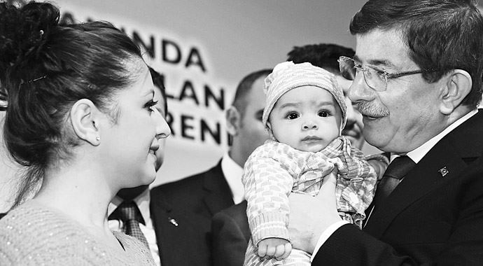 Kimsesiz gençler için çağrı yaptı: Yetimleri sahiplenin Kimsesiz gençler için çağrı yaptı: Yetimleri sahiplenin